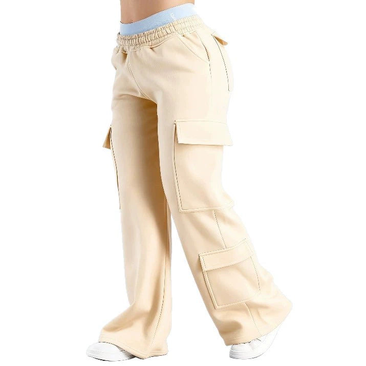 Casual cargo pants for women with a loose fit and practical pockets Lune London