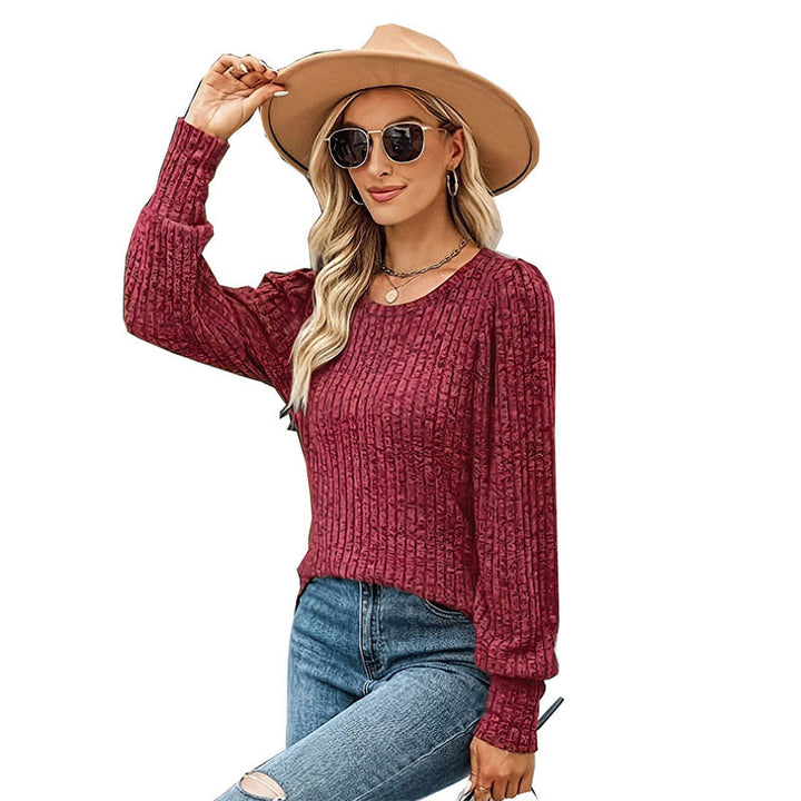 Trendy women's sweater with textured sleeves and a ribbed design Lune London