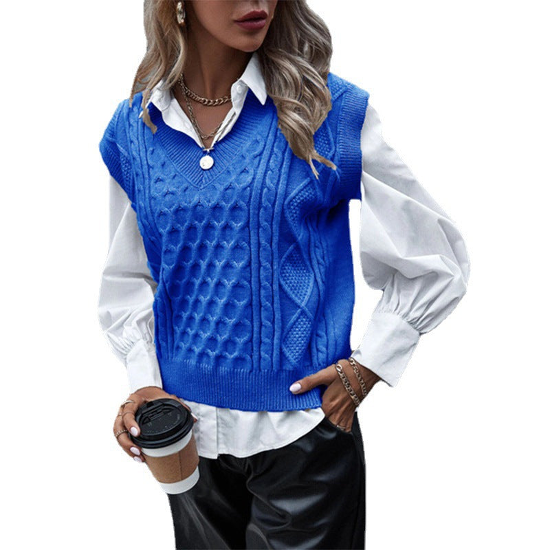 Knitted vest for women with an elegant twisted pattern Lune London