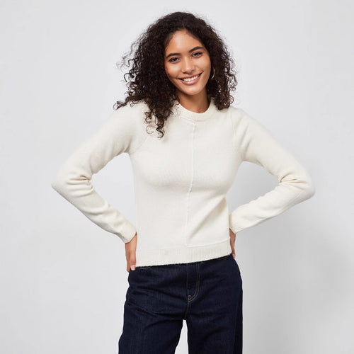 Pull en tricot pour femmes avec un joli col rond et des détails de couture modernes Lune London