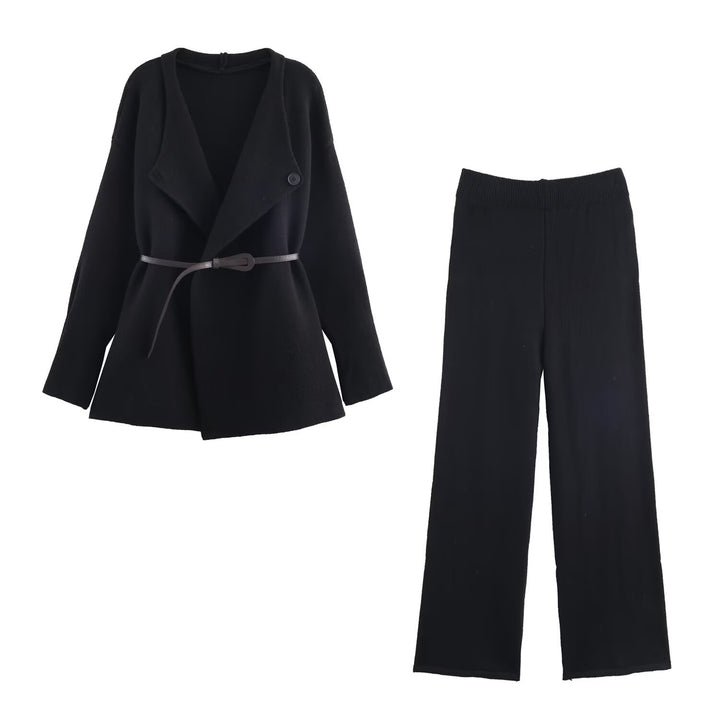 Fashionable women's two-piece outfit with stylish jacket and wide-leg trousers Lune London