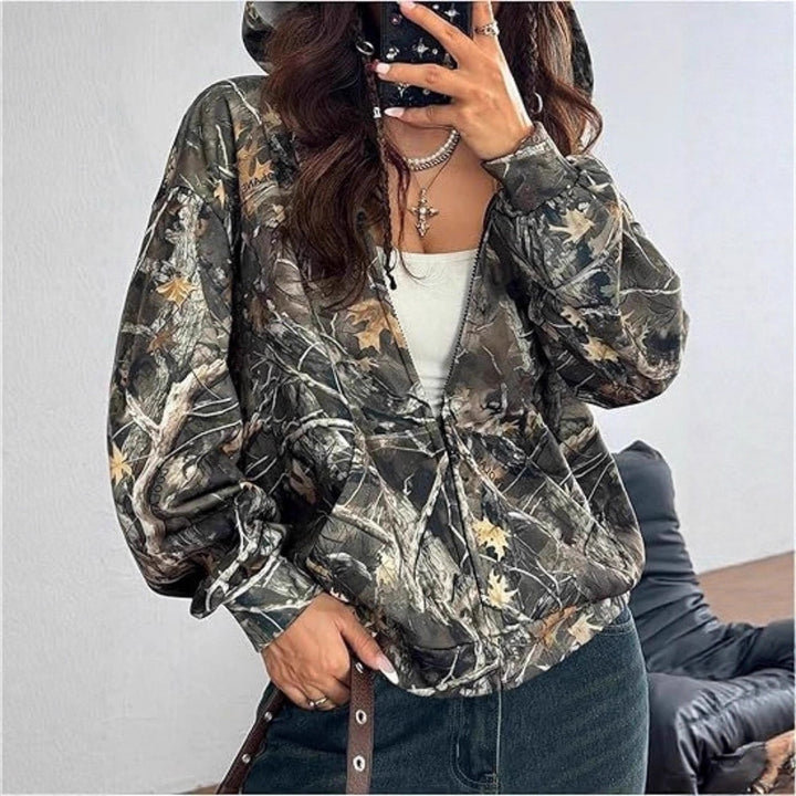 Veste à capuche pour femme avec motif camouflage et coupe ample Chic & Stil