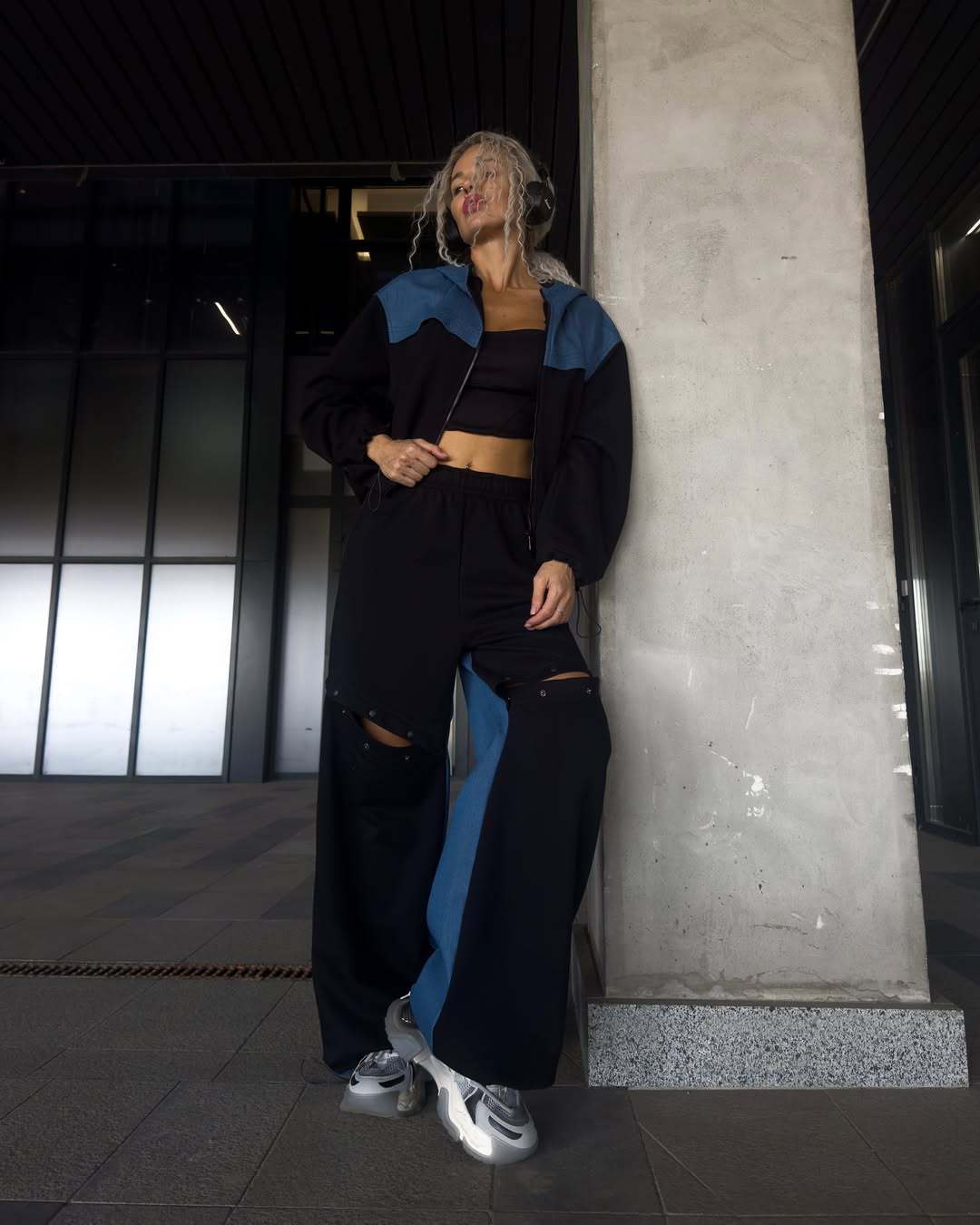 Women's sports set with trendy color block design and relaxed fit Lune London