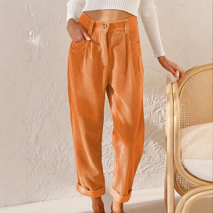 High-waisted corduroy pants for women with a relaxed fit Lune London