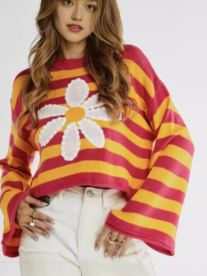 Casual cropped sweater for women with floral pattern Lune London