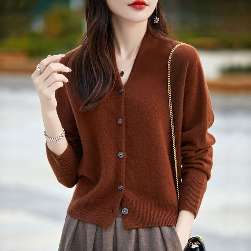 Cardigan en cachemire pour femmes avec des détails de boutons élégants et décolleté en V Lune London