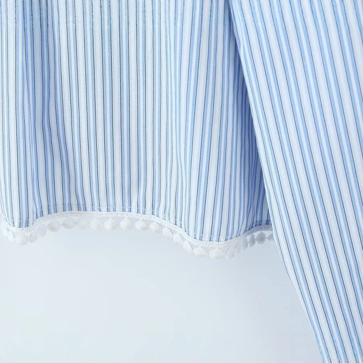 Blouse crop pour femmes avec des accents de dentelle élégants Chic & Stil