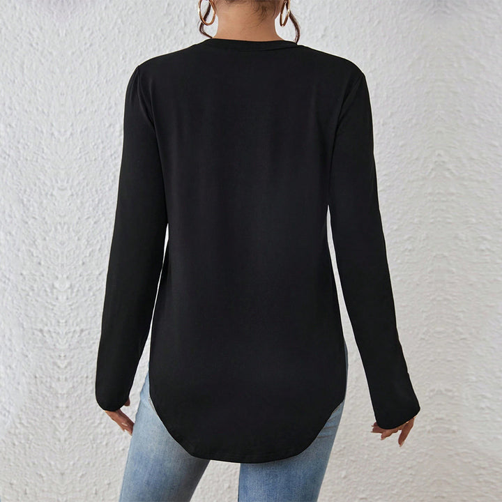 Chemisier à manches longues pour femmes avec des détails découpés tendance et une coupe confortable Chic & Stil