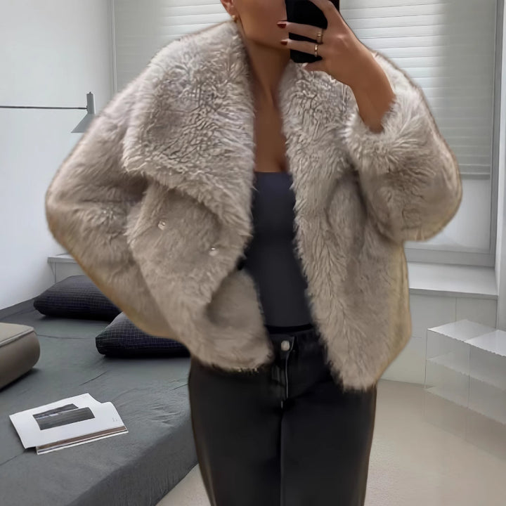 Ladies cozy fur coat Chic und Style