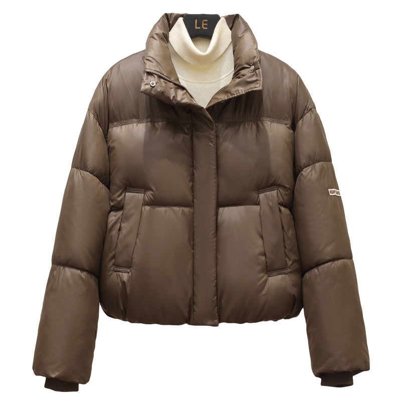 Short and trendy down jacket for women with practical entry pockets Lune London