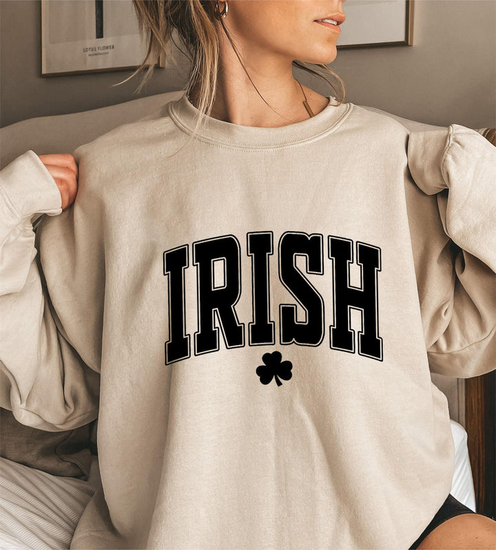 Sweat-shirt femme avec les éléments de design irlandais actuels Chic & Stil