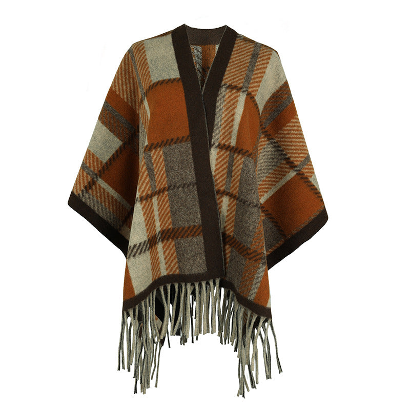 Elegant poncho for women with modern check pattern and fringes Lune London