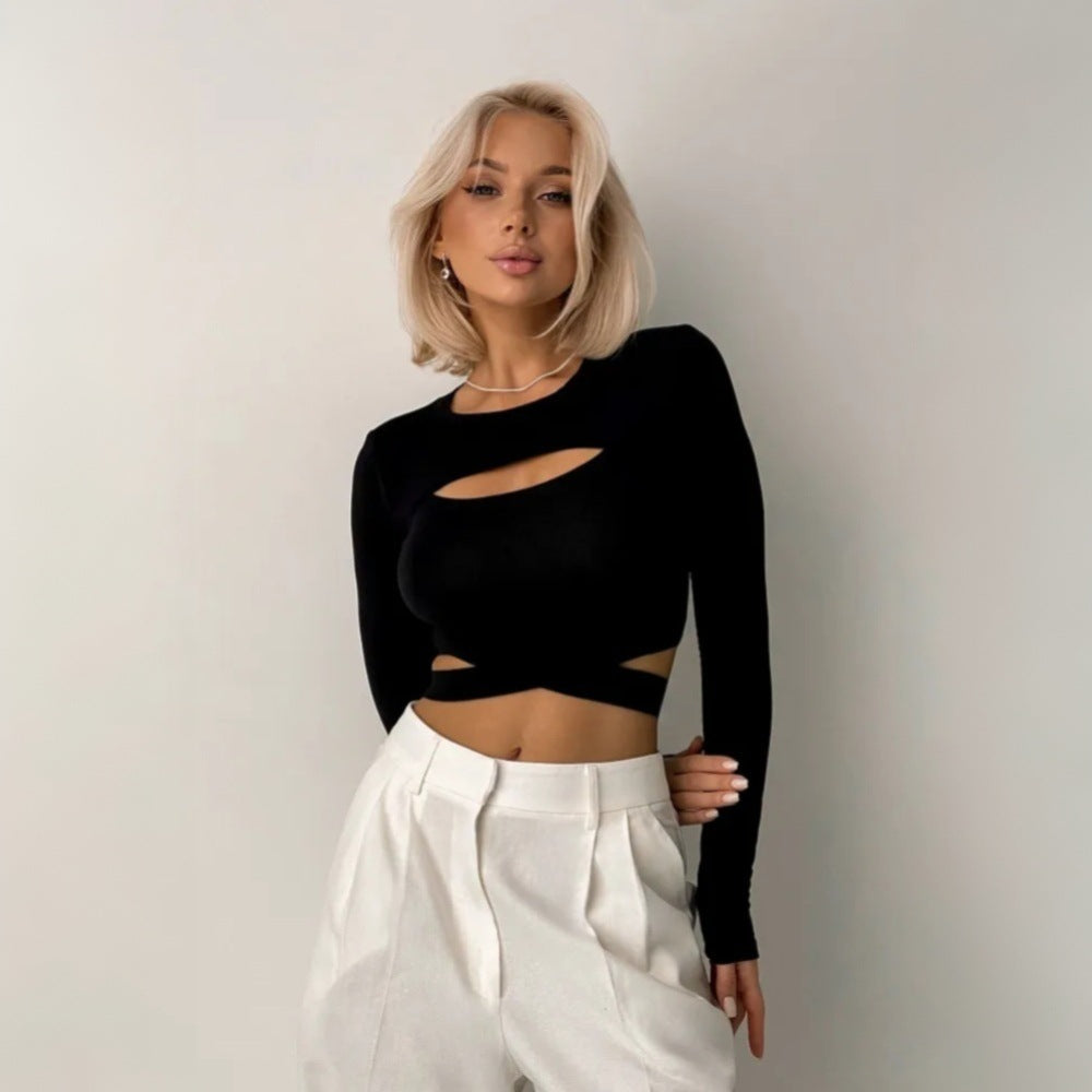 Short long-sleeve shirt for women with innovative cut-out design and elastic waist Chic & Stil