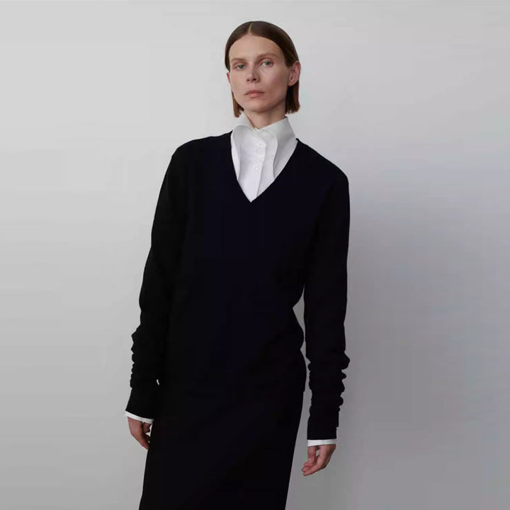 Pull élégant et décontracté en tricot pour femmes avec col en V et manches longues Chic & Stil