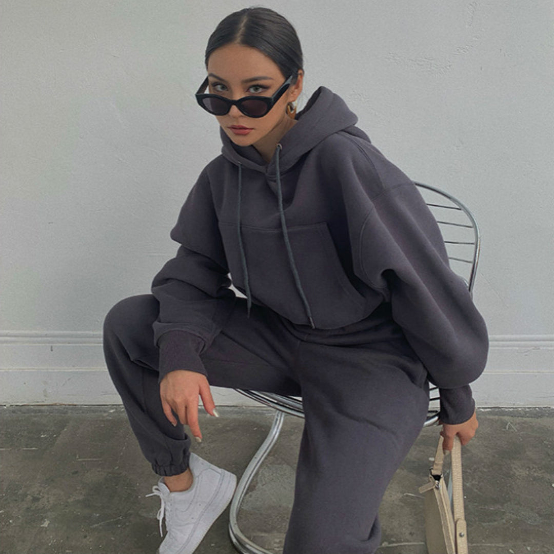 Casual hoodie set for women with a loose fit and practical pockets Lune London