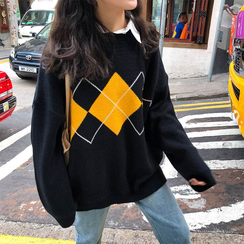 Thick knit sweater for women with a modern check pattern and an oversized relaxed fit Lune London