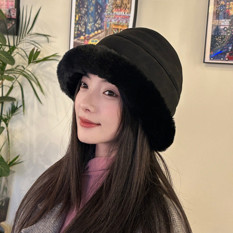 Ladies Warm and Elegant Fur Hat Lune London