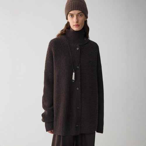 Cardigan Femme Détendu avec Col Haut et Détails Bouton Chic & Stil
