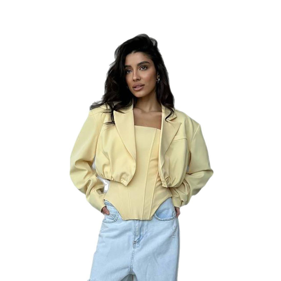 Short jacket for women with a fitted cut and puff sleeves Lune London