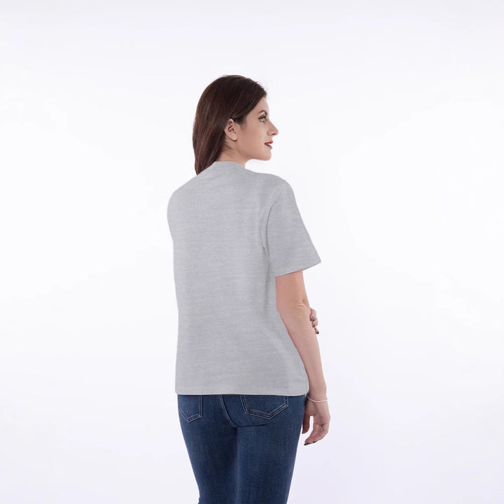 Short sporty jacket for women with short sleeves, featuring a practical zipper and a casual fit Lune London
