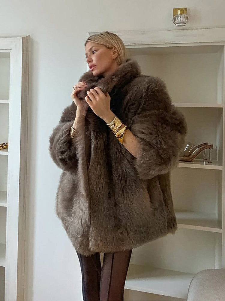 Women's luxurious faux fur coat with voluminous sleeves Lune London