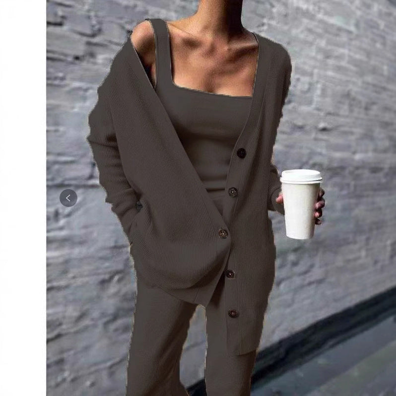 Women’s knitted jacket with a relaxed fit and practical pockets Lune London