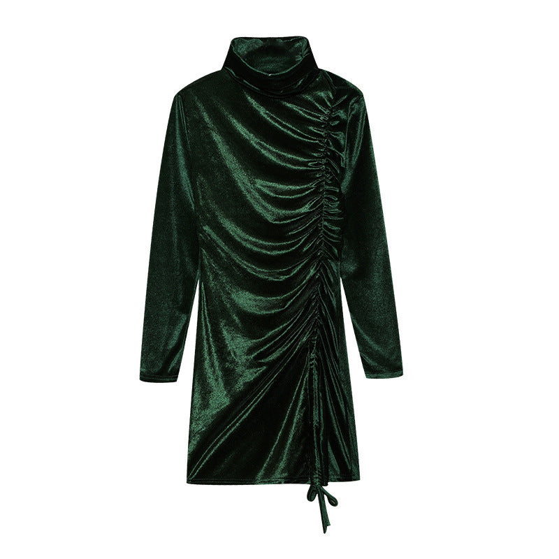 Robe de fête pour dames avec col haut et plis drapés