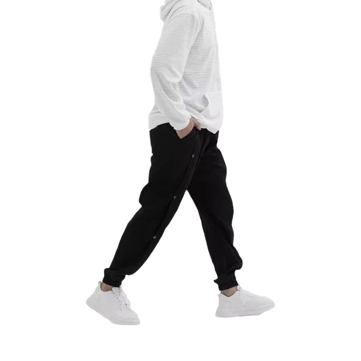 Men Stylish cargo pants with practical buttons and elastic waist Lune London