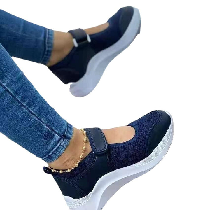 Comfortable laced sneakers for women with elastic band and breathable surface Lune London