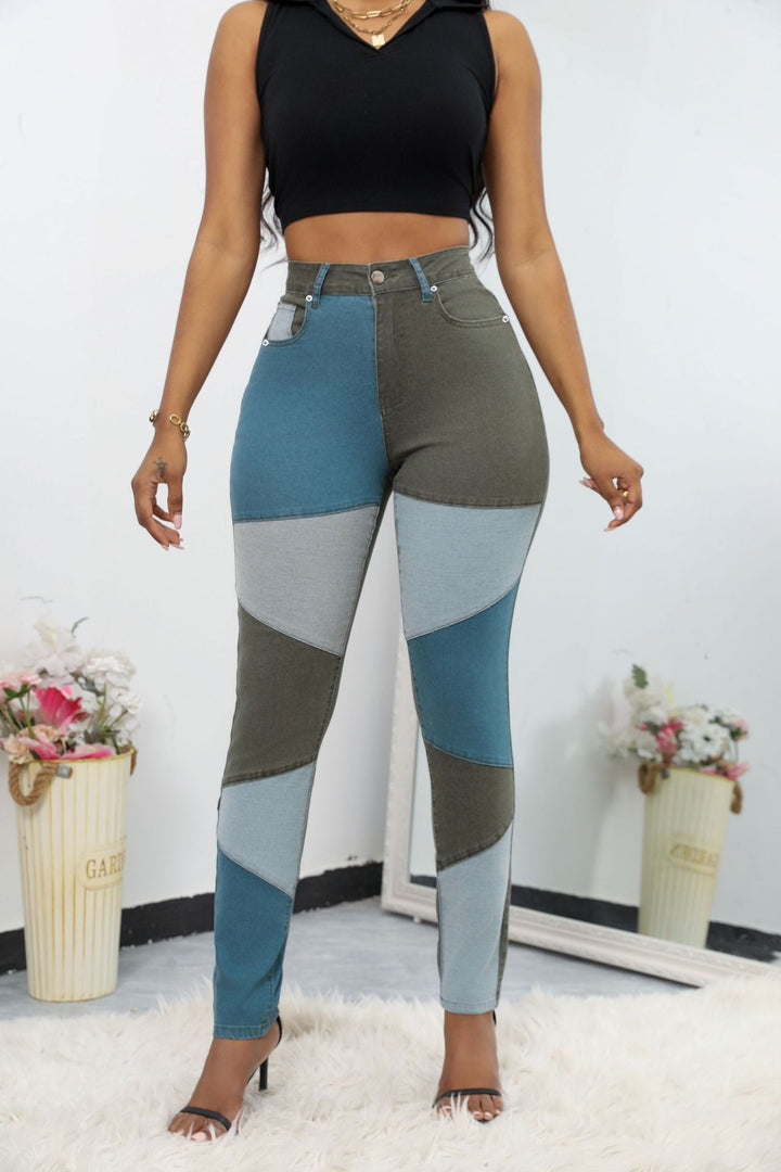 Slim-Fit jeans for women with modern block design and elastic waistband Lune London