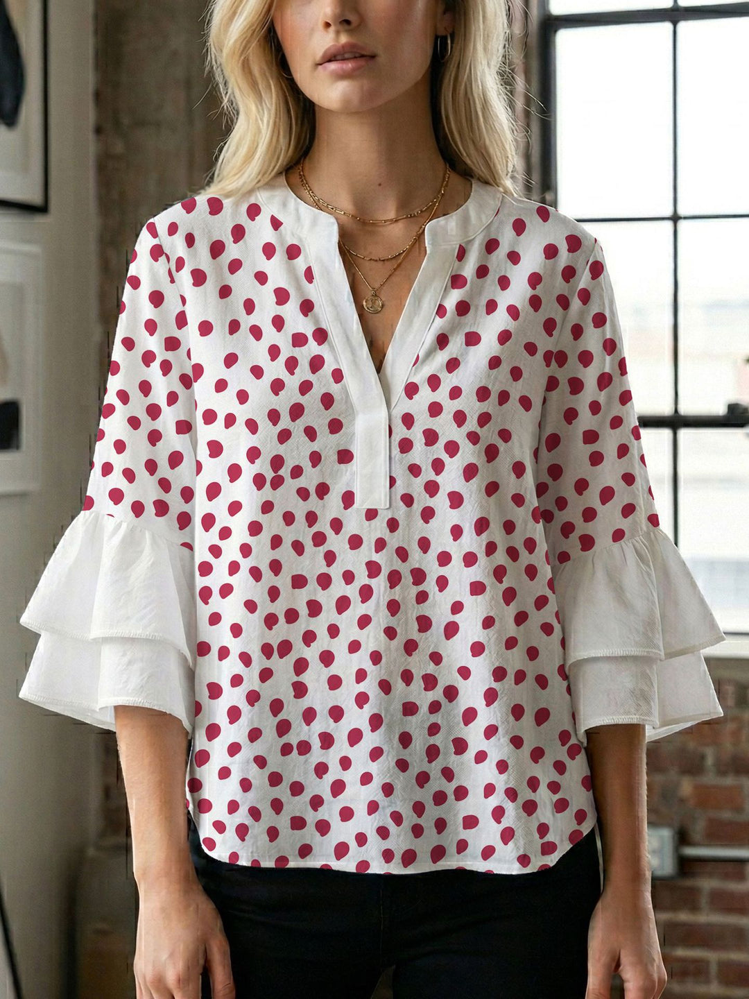 Women's blouse with voluminous wing sleeves and intense leaf pattern Lune London