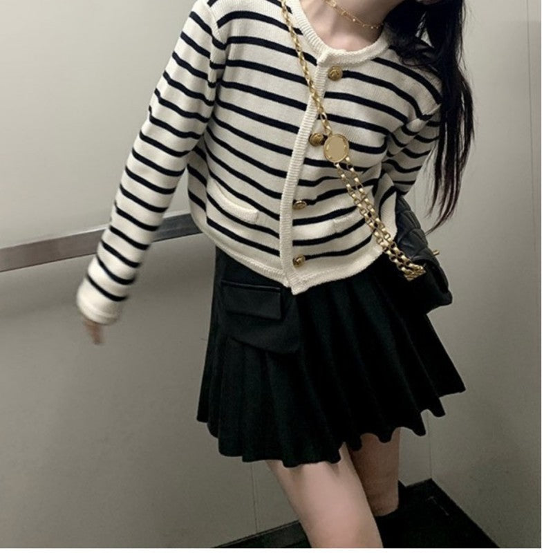 Chic striped jacket for women with golden buttons and large pockets Lune London