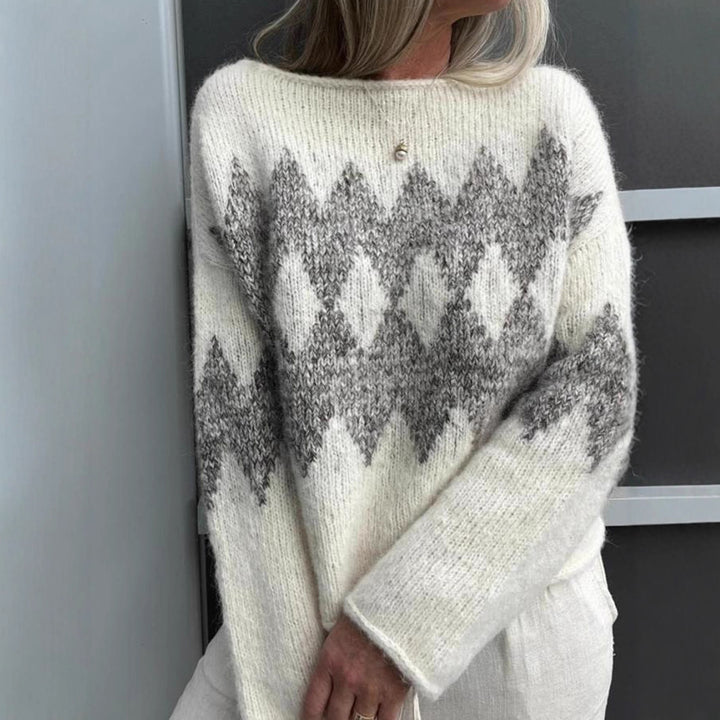 Women's knitted sweater with a modern wave pattern and a nice fit Lune London