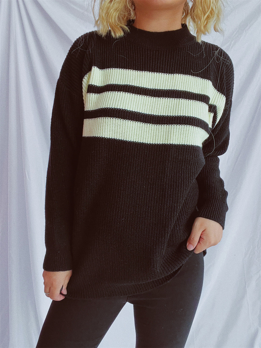 Pull en tricot décontracté pour femmes avec des rayures horizontales et une coupe oversize Chic & Stil