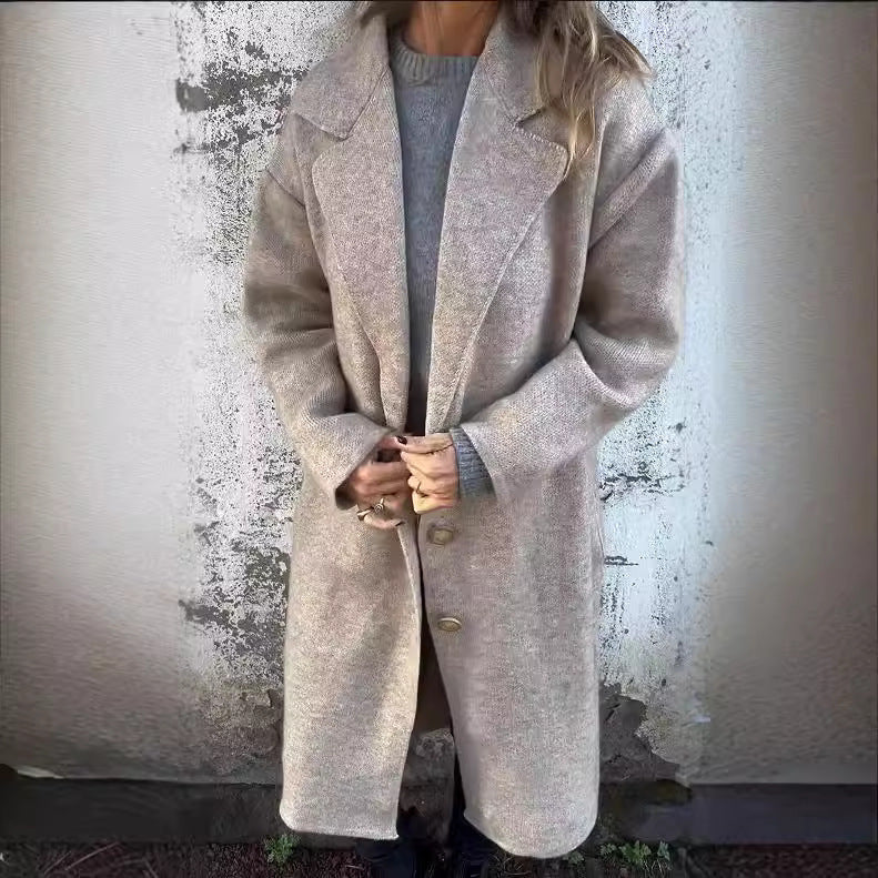 Veste de transition pour femme avec une coupe ample et de élégants détails de boutons Chic & Stil