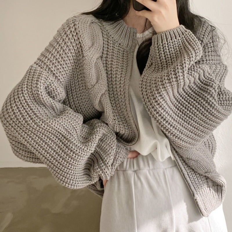 Cardigan confortable pour femme avec des manches volumineuses et un design moderne Chic & Stil