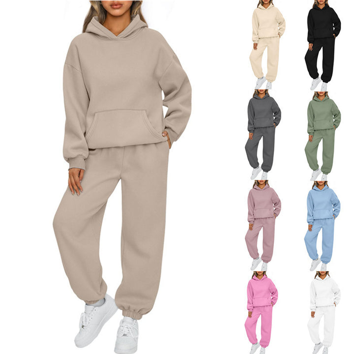Comfortable women's hoodie and jogger pants set in soft fleece Lune London