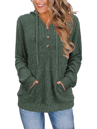 Sweat à capuche confortable pour femmes avec patte de boutonnage et poches latérales Chic & Stil