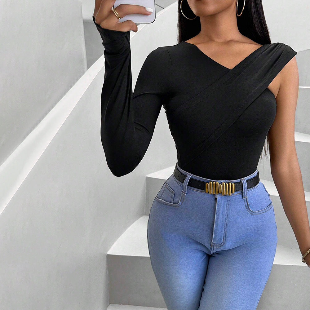 Bodies à manches longues pour femmes avec coupe asymétrique et design élégant en torsion Chic & Stil
