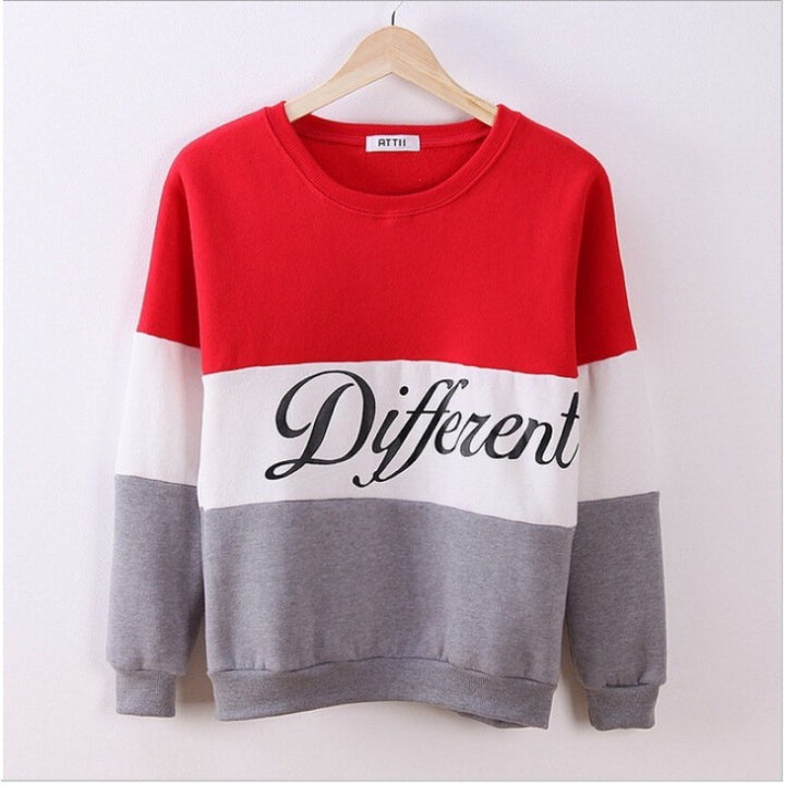 Sweat-shirt sportif pour femmes avec des rayures en bloc créatives et une écriture décontractée Chic & Stil