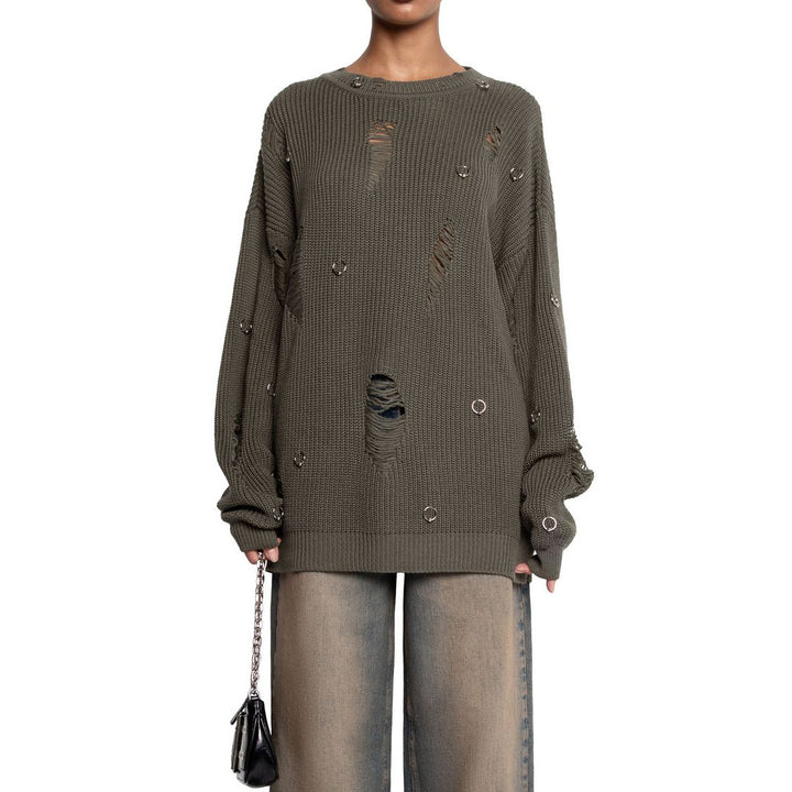 Casual sweater for women with trendy ripped details and decorative appliqués Lune London