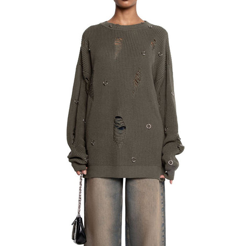 Casual sweater for women with trendy ripped details and decorative appliqués Lune London