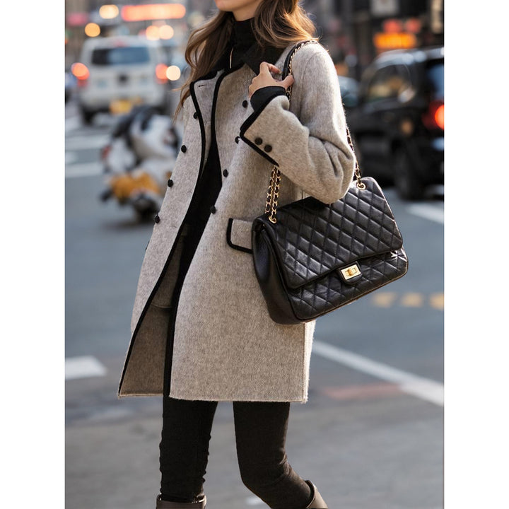 Elegant wool coat for women with classic design and contrasting collar Lune London