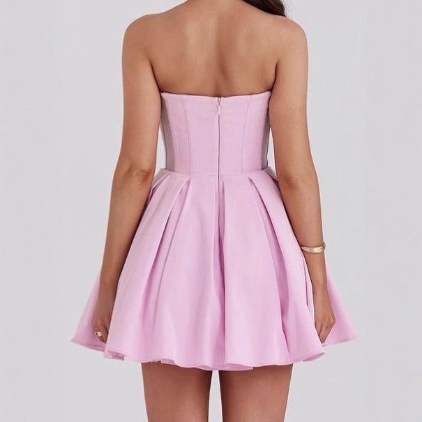Women's cocktail dress with sweetheart neckline and flowing skirt Lune London