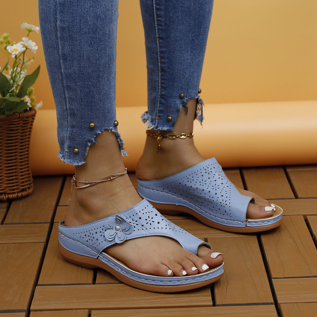 Comfortable and breathable sandals for women with a trendy Lune London cut
