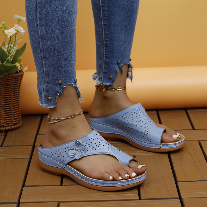 Comfortable and breathable sandals for women with a trendy Lune London cut
