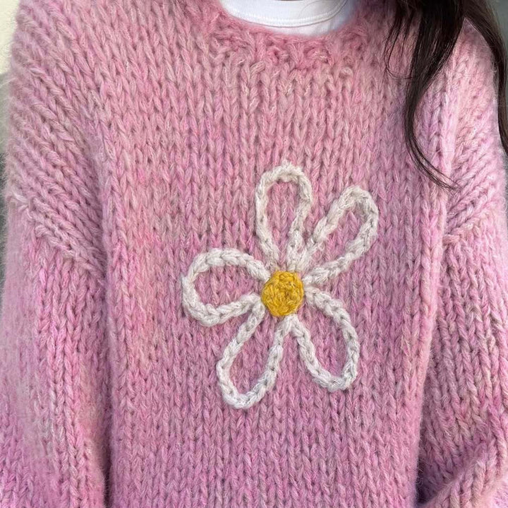 Casual knit sweater for women with floral pattern and oversized fit Lune London