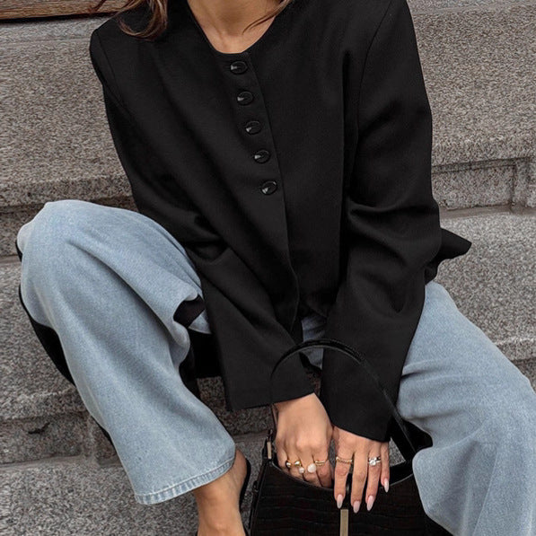 Trendy short jacket for women with elegant button details Lune London