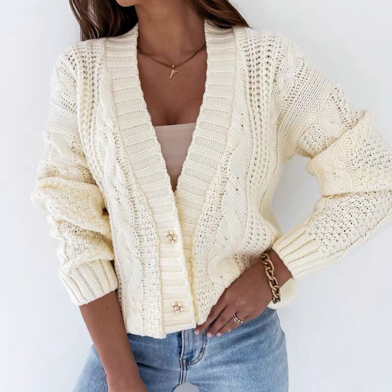 Women's chunky knit cardigan with deep V-neck and comfortable fit Lune Londonl