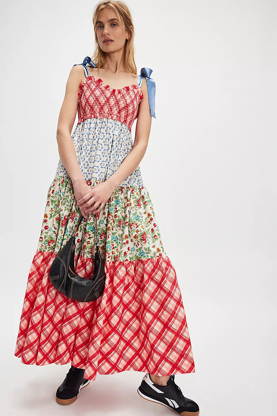 Ladies maxi dress with floral patterns and voluminous skirt Lune London